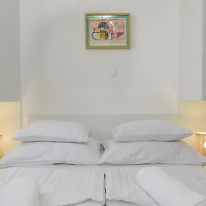 White Bed & Breakfast